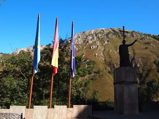 Estatua del Rey Pelayo