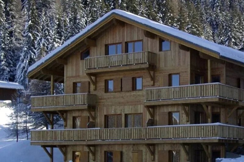 NEW Rates. Beautiful spacious apartment, 8 beds, Great location and views