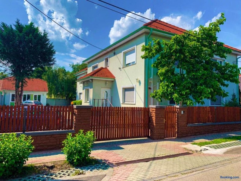 Airport Jazmin Guesthouse