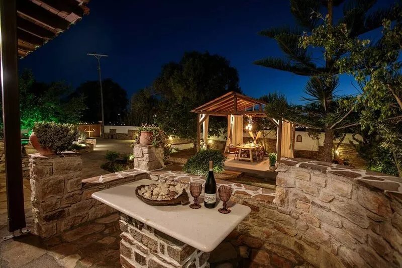 Naxos Chora Villa ''Vaporias'' with amazing garden