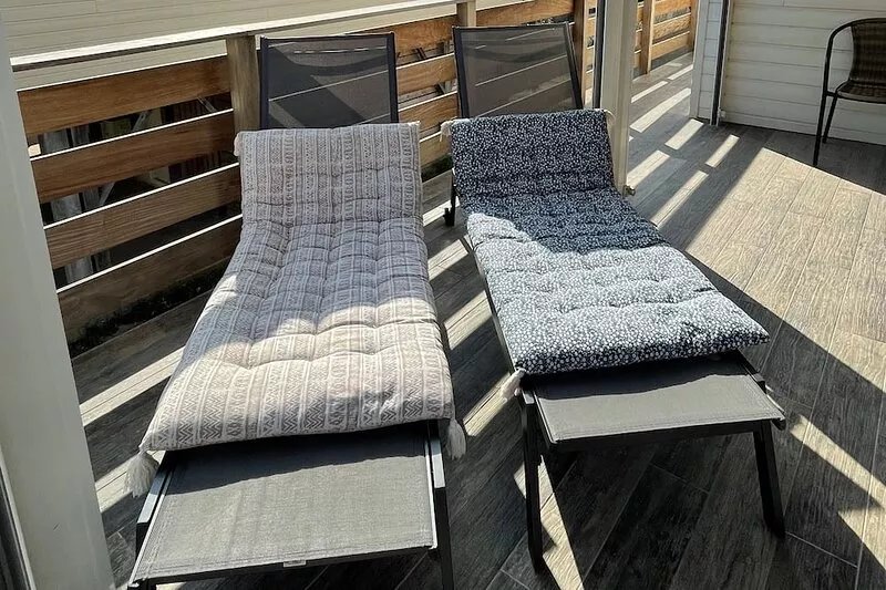 Large authentic chalet, close to the sea, sleeps 10