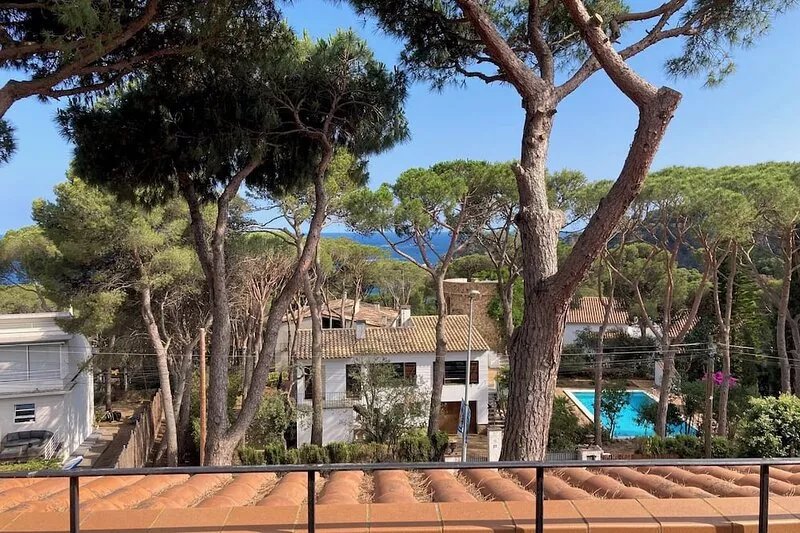 Superb villa near the sea Calella de Palafrugell, garden and two swimming pools