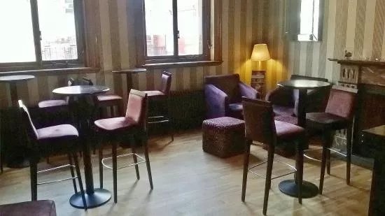 Bar Sixteen