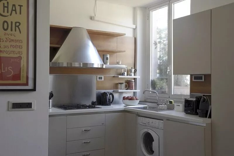 Delightful two-room apartment in the heart of Genoa.