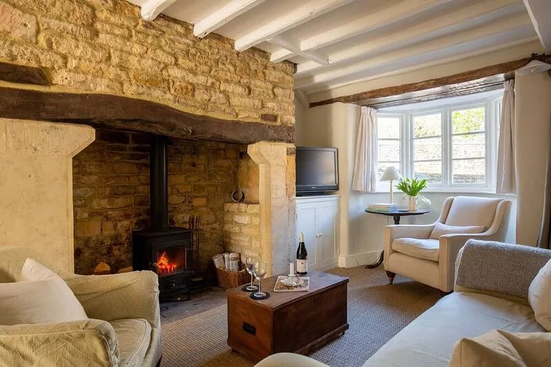 ★ Renovated Cosy & Rustic Cotswold cottage with fire ★