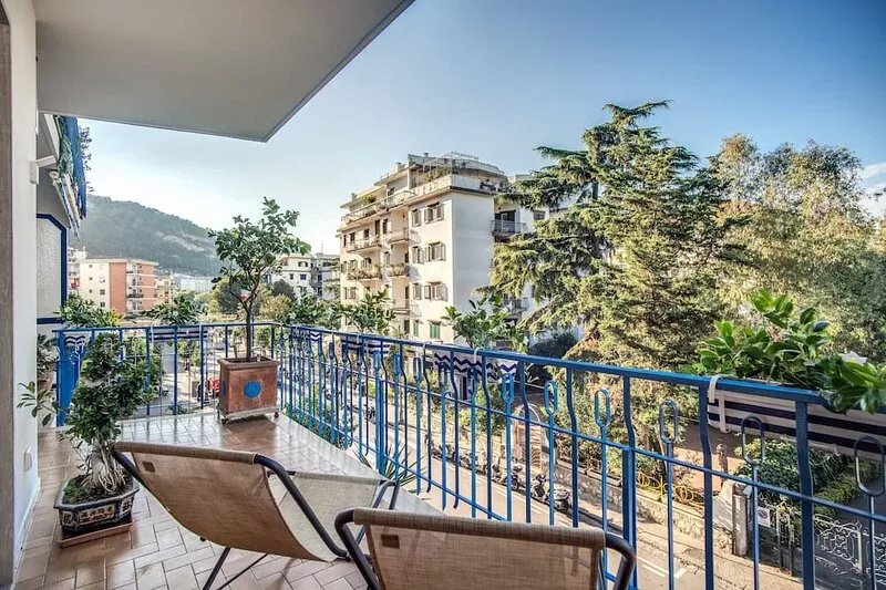 Located, a few steps from Piazza Tasso. It is a fully new equipped apartment