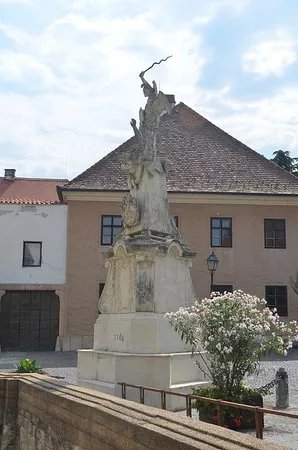 Statue Saint Michael