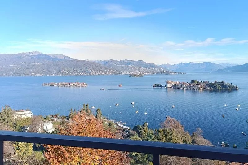 Apartment Happiness with lake view