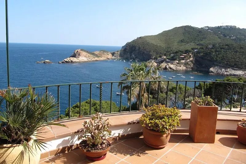 Luxury apartment, private swimming cove