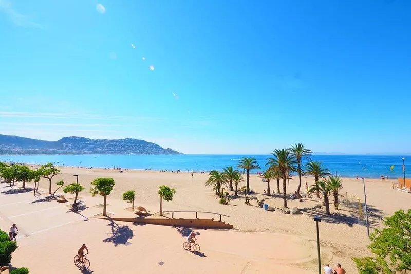 Cosy apartment for 3 people with pool, WIFI, TV and terrace