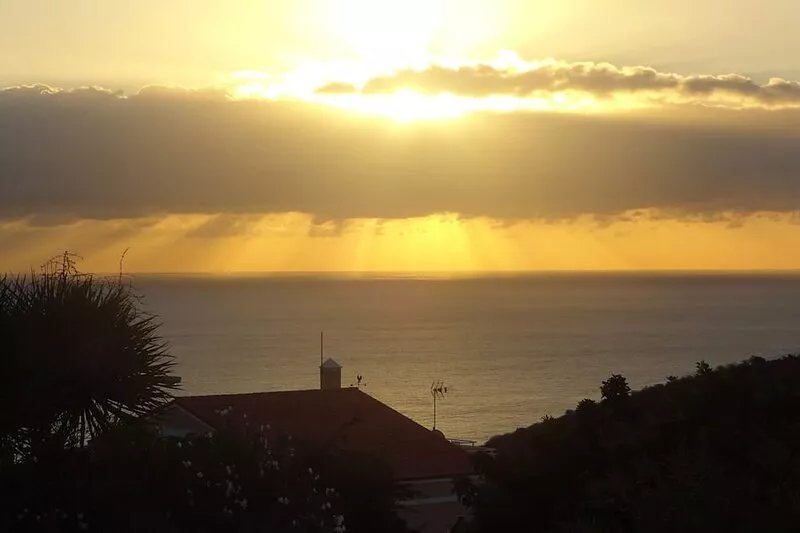 Enjoy life away from mass tourism with beautiful sea view!