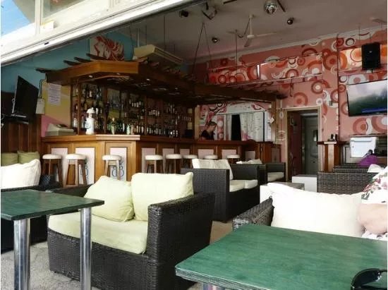 Buddies Bar