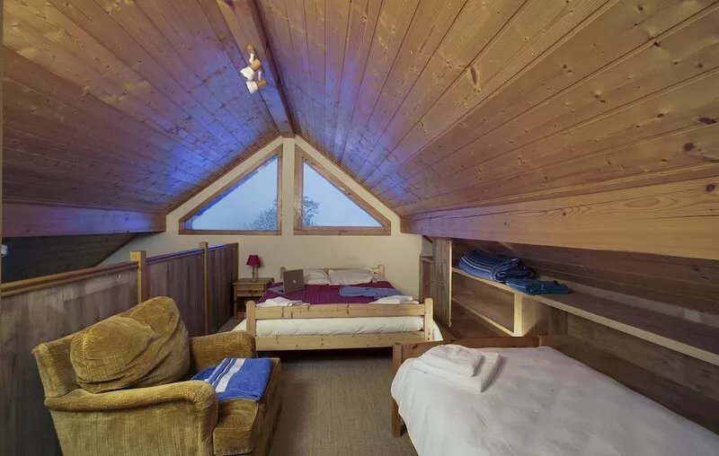 Beautiful duplex apartment in a chalet with shared sauna, 300m from the slopes