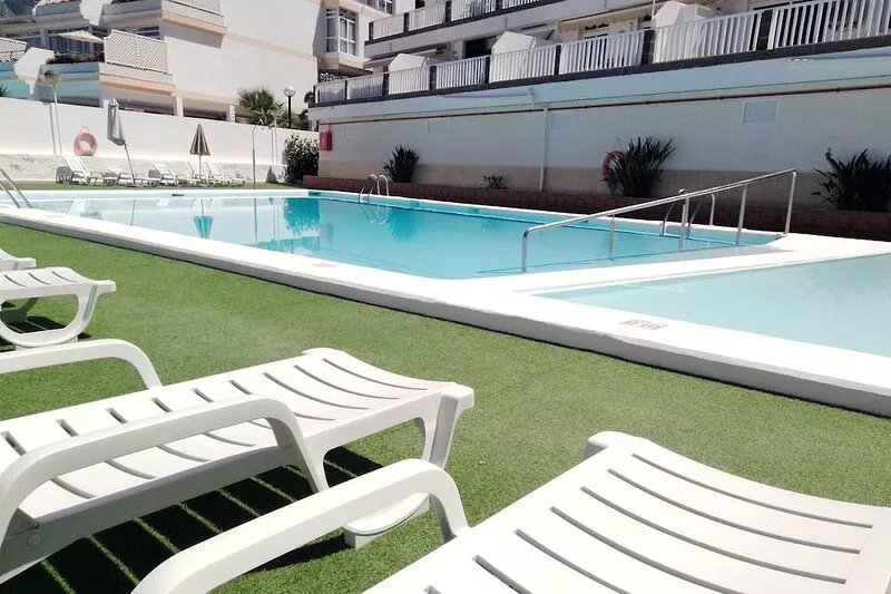 Vacation Apartment Balcón de Amadores 1 with Mountain View, Pool, Wi-Fi