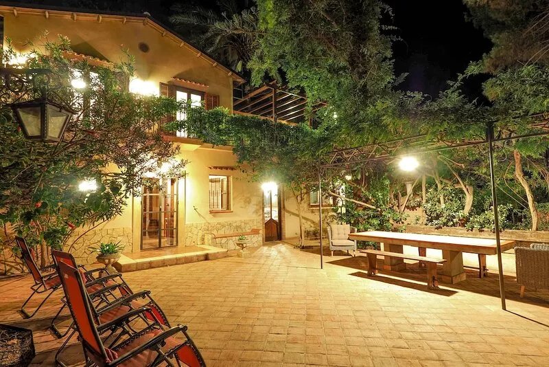 Villa del Glicine - Ancient Master Villa, surrounded by greenery