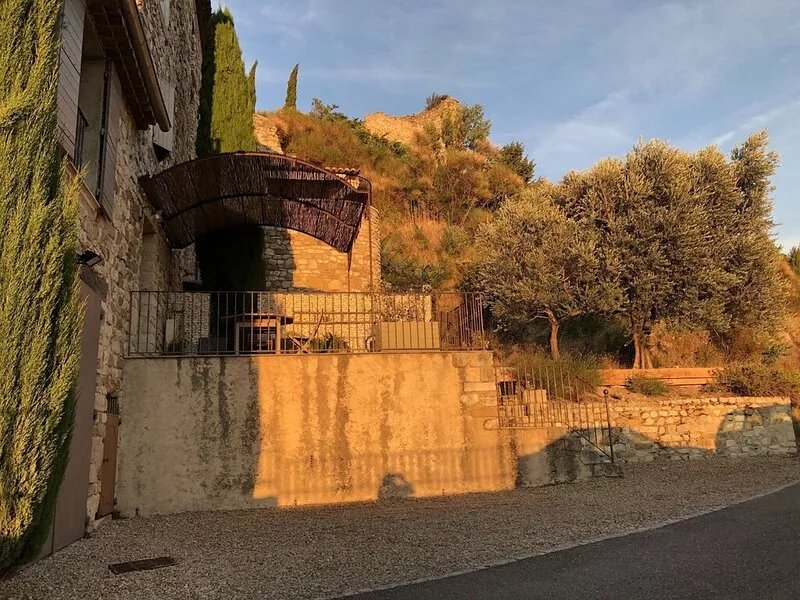 Provencal house in a quiet and in the heart of the village of Gigondas