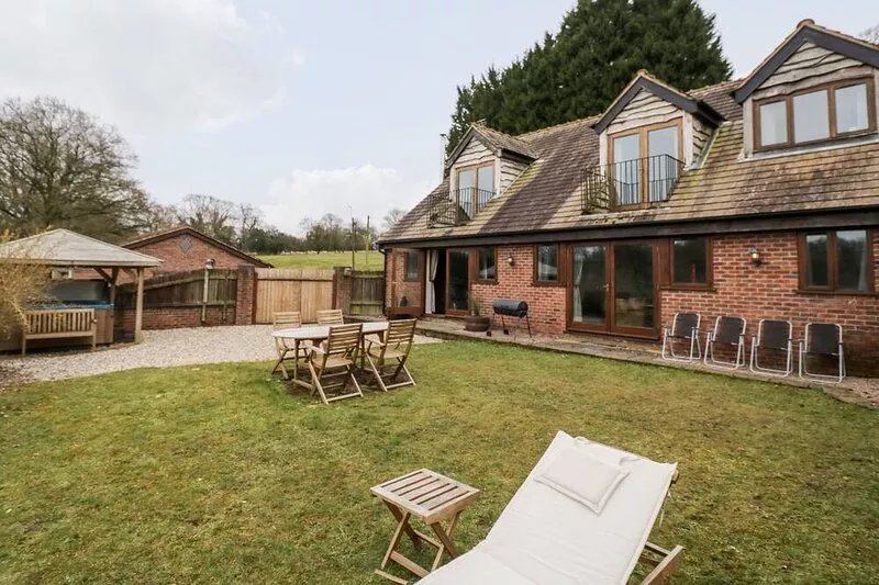 MEADOWFALL AT SHATTERFORD LAKES, family friendly in Shatterford