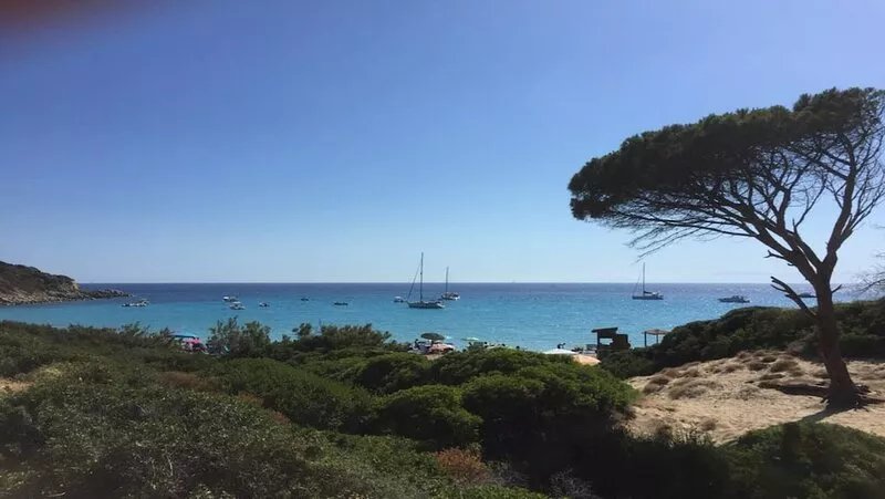 Detached house just steps from the sea