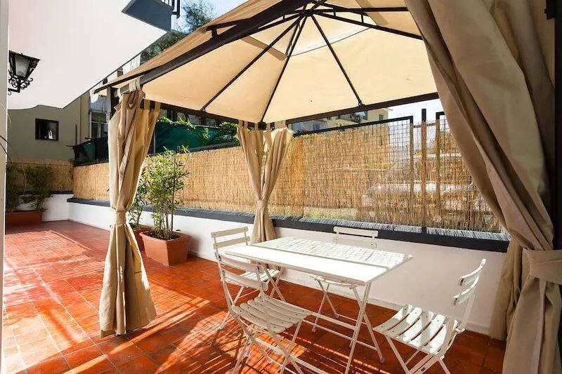 Central Sorrento Recently Renovated 2BR flat 2 bathrooms equipped terrace WiFi.