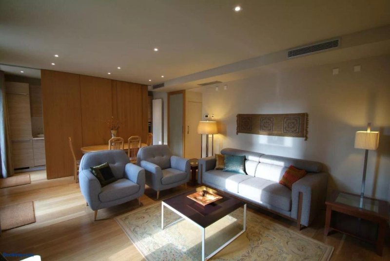 Beautifully Furnished Luxury Apartment in Barri Vell