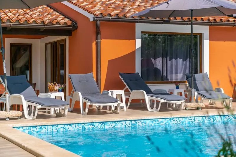 Stylish villa ****, pool, 2.5 km from the sea, barbecue, WiFi, free WiFi