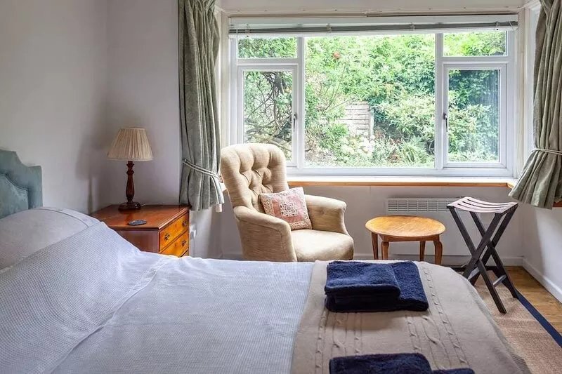 Cheerful 1960s cottage with railway carriage near Jurassic Coast, West Dorset