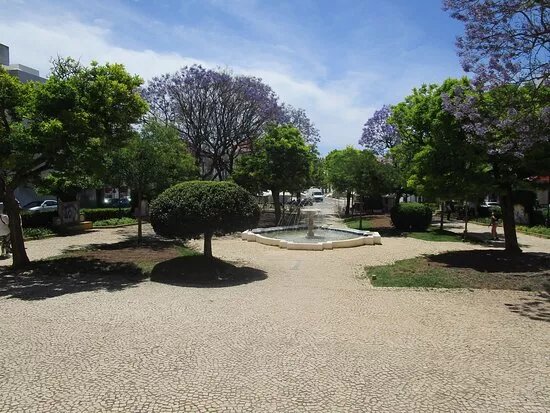 Largo 1st Of December Gardens