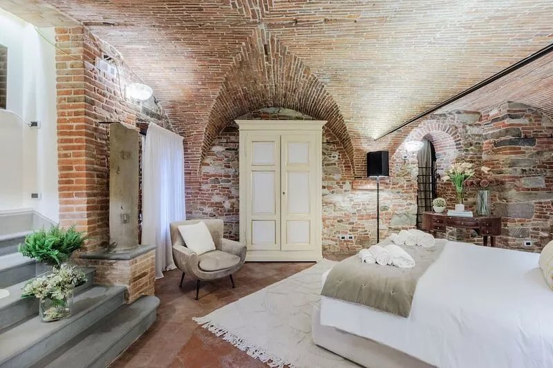 The Lucca Heritage Retreat, a Spacious Home with Outdoor inside the Walls of