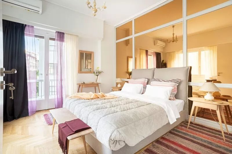 A short walk to Syntagma and Plaka by Athenian Homes