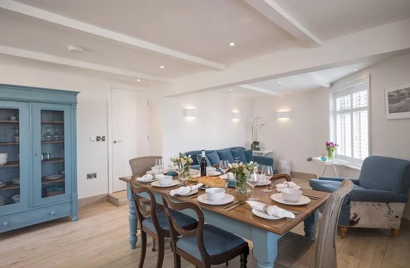 SHORE VIEW, family friendly, with a garden in Sandsend