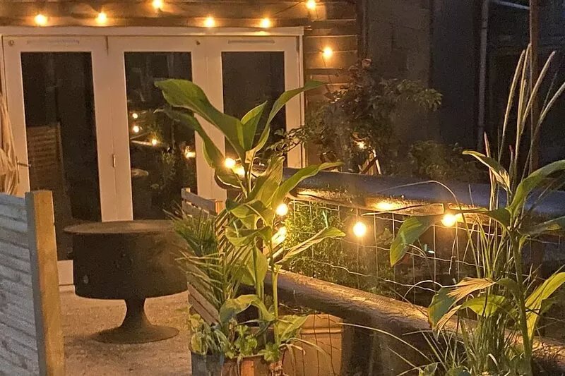 Riverside House & Terrace in Village & Restaurants, Wood Burning Stove, Walking