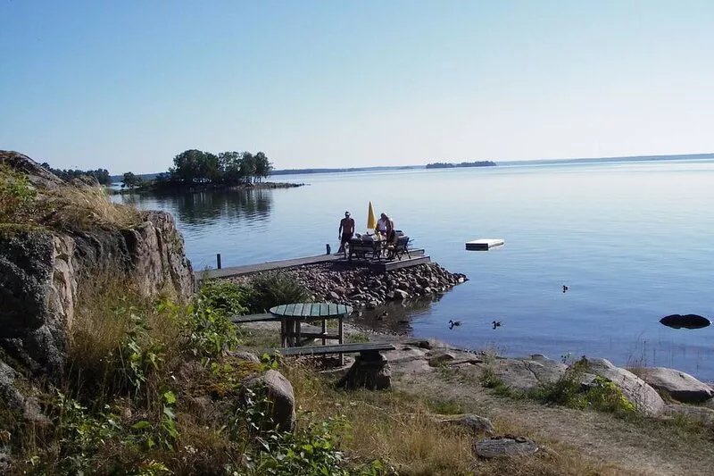 Holiday home right by Lake Vänern