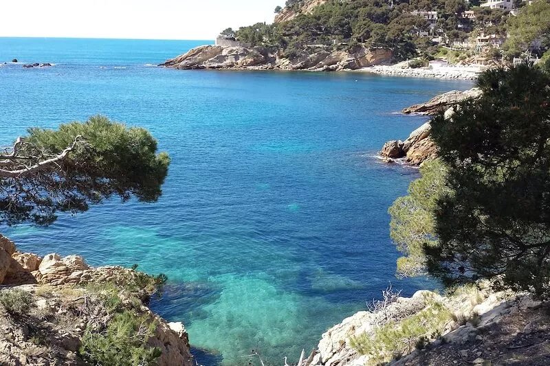 House / Villa - Bouc bel air, 5 bedrooms, 2000 sq meters garden with a swiming