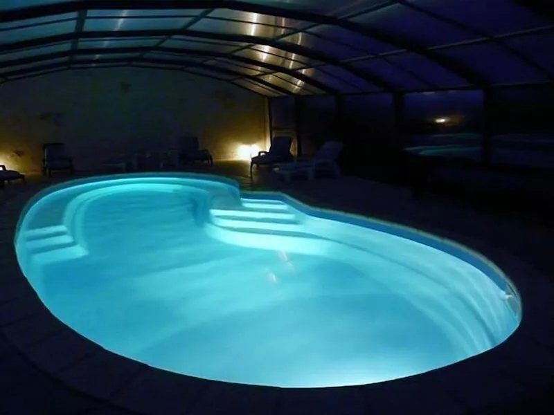 COTTAGE IN THE COUNTRY WITH POOL