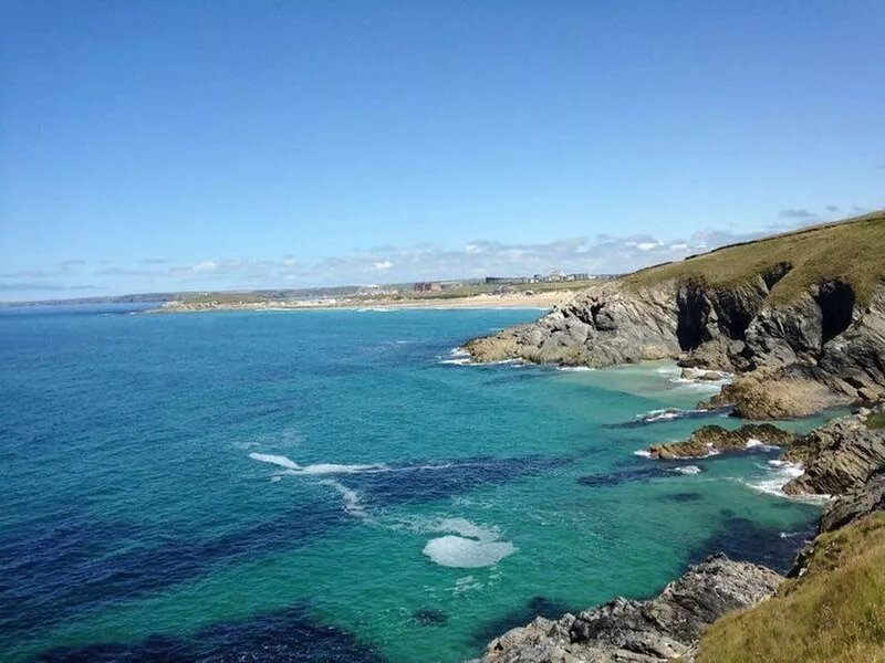 Modern luxury apartment within 5 min walk to Fistral Beach with sea view