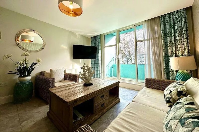 Stunning 2 bedroom Apartment inc. Free Parking