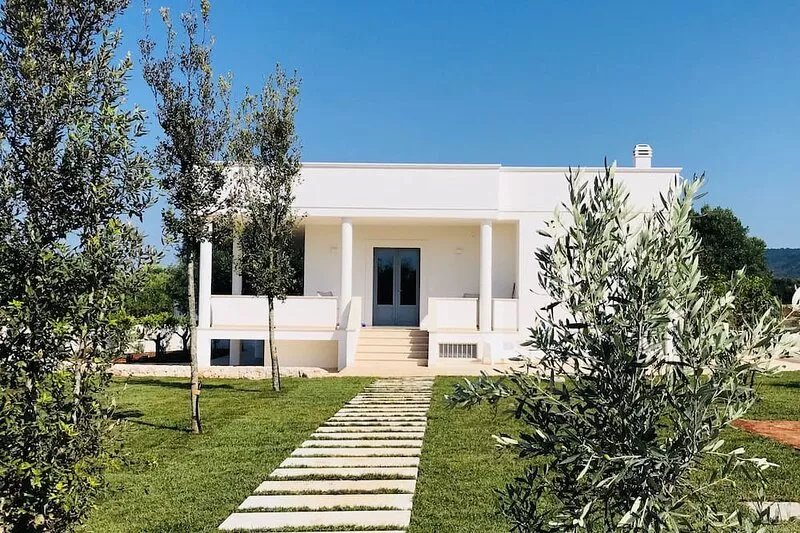 Villa in Apulia with sea view in amazing countryside