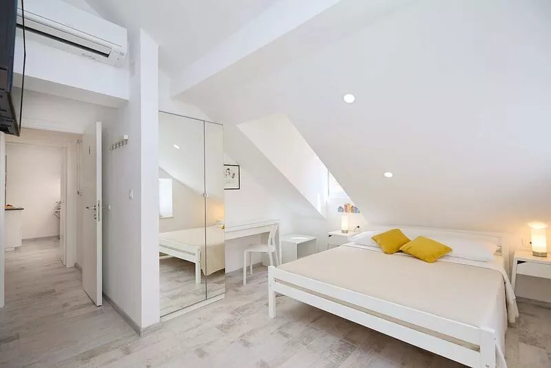 Apartment Nino 3 - Two Bedroom Apartment, Sleeps 4