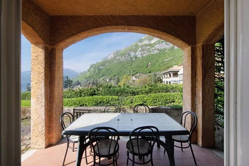 Apartment "Topazio" close to Lake with Mountain View, Shared Pools & Wi-Fi