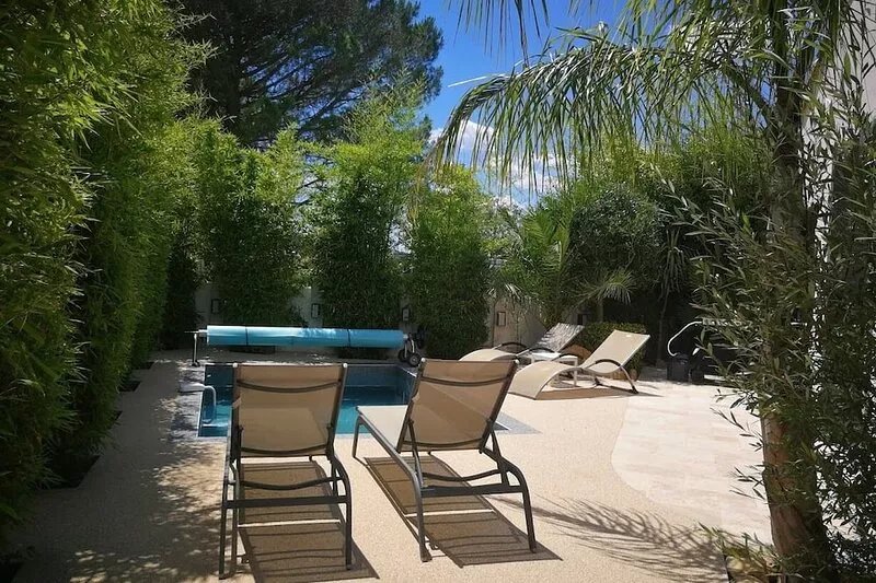 Beautiful contemporary villa close to azure and lake
