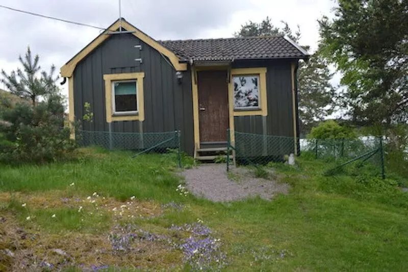 Holiday home in a fantastic location by the sea