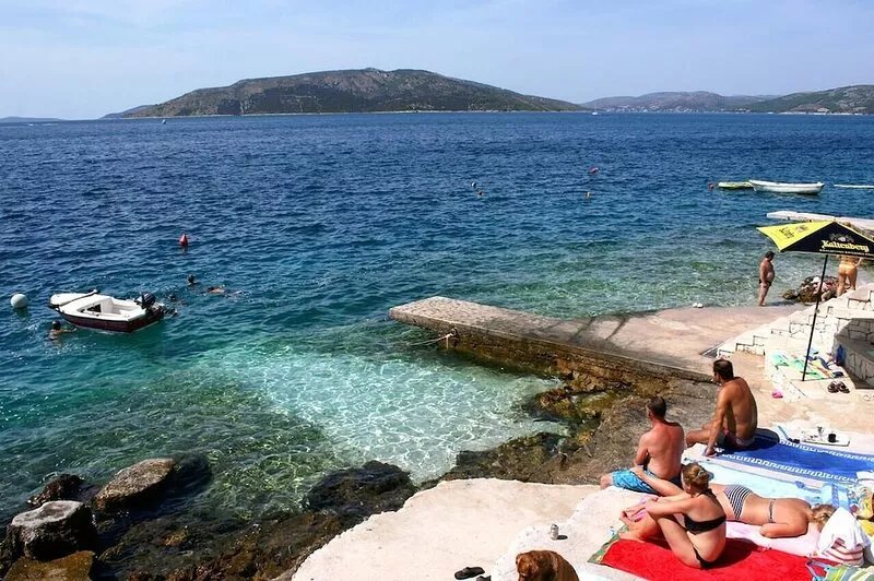 Three bedroom apartment near beach Okrug Donji, Čiovo (A-6859-c)