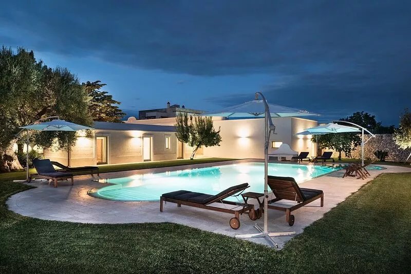 Masseria Il Mandorlo Fiorito "Villa Fico": x 4.  Infinity pool.