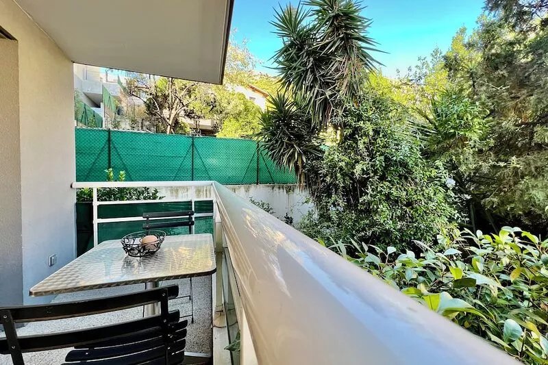 Nice quiet apartment of 40 m2 with terrace in a recent residence close to Monaco