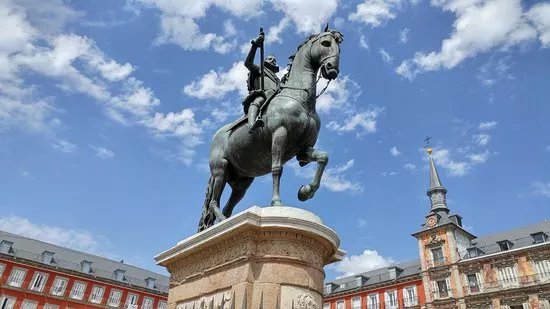 Felipe III Statue
