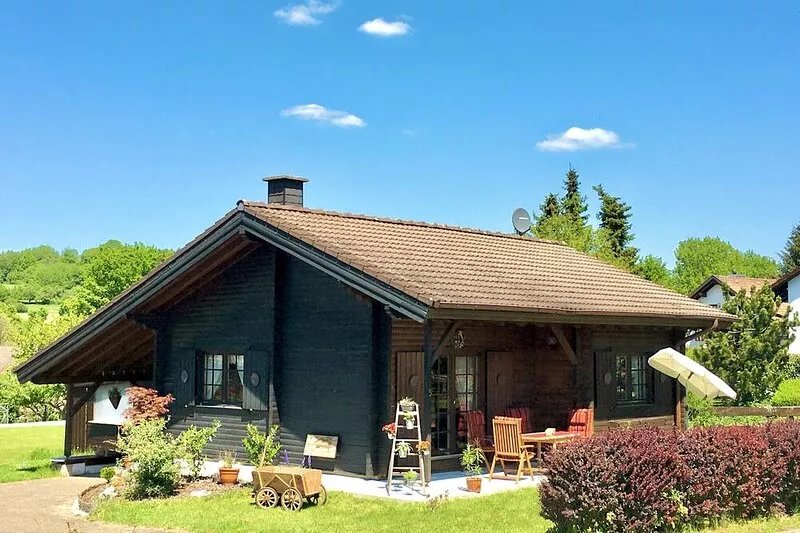 Cozy, detached wooden house in a quiet location on the Peterberg.