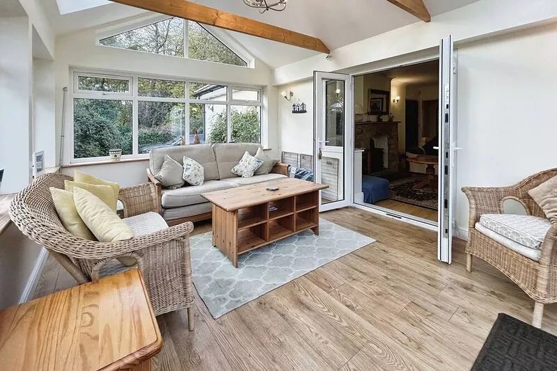 Woodside Cottage -  a house that sleeps 6 guests  in 3 bedrooms