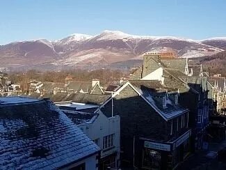 4-bed 2-bath Maisonette sleeping 6 In central Keswick with stunning views
