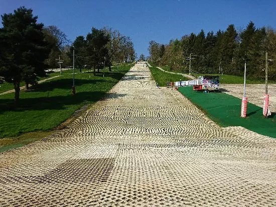 Gloucester Ski & Snowboard Centre