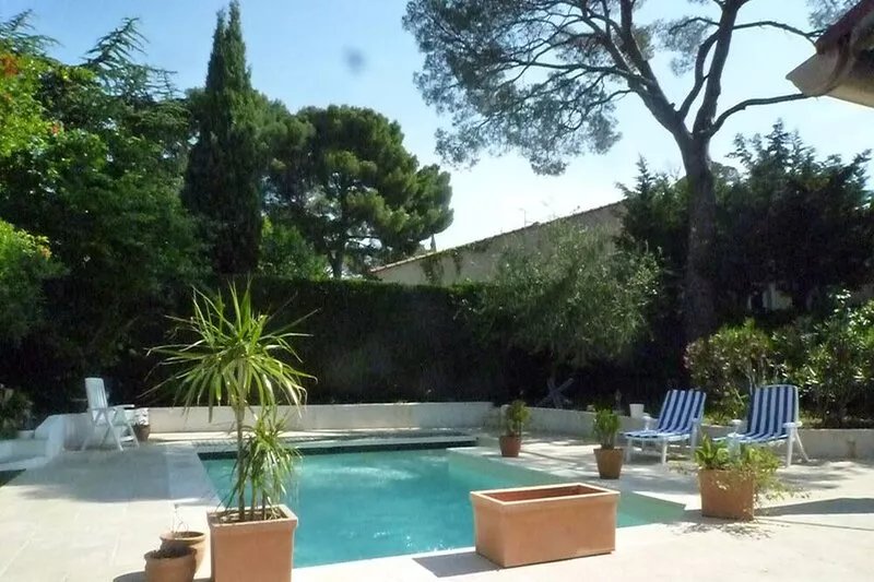 'Le Clos du Pin' St-Raphael, villa sea 800 m, air-conditioned, pool garden for 6